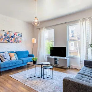 https://chic-le-plateau-apt-walk-to-shops-food-metro.hotels-in-montreal.org
