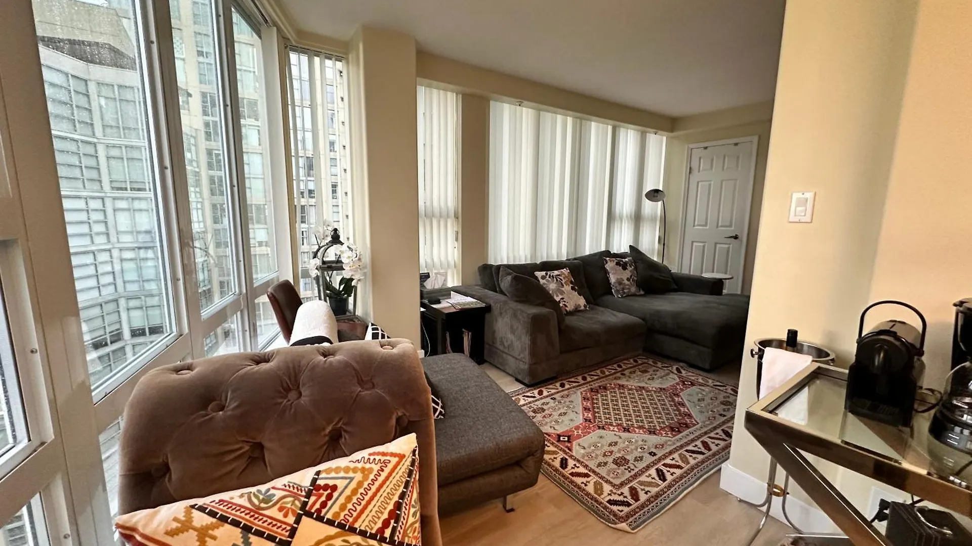 Penthouses Of Beach Ave Vancouver Apartment