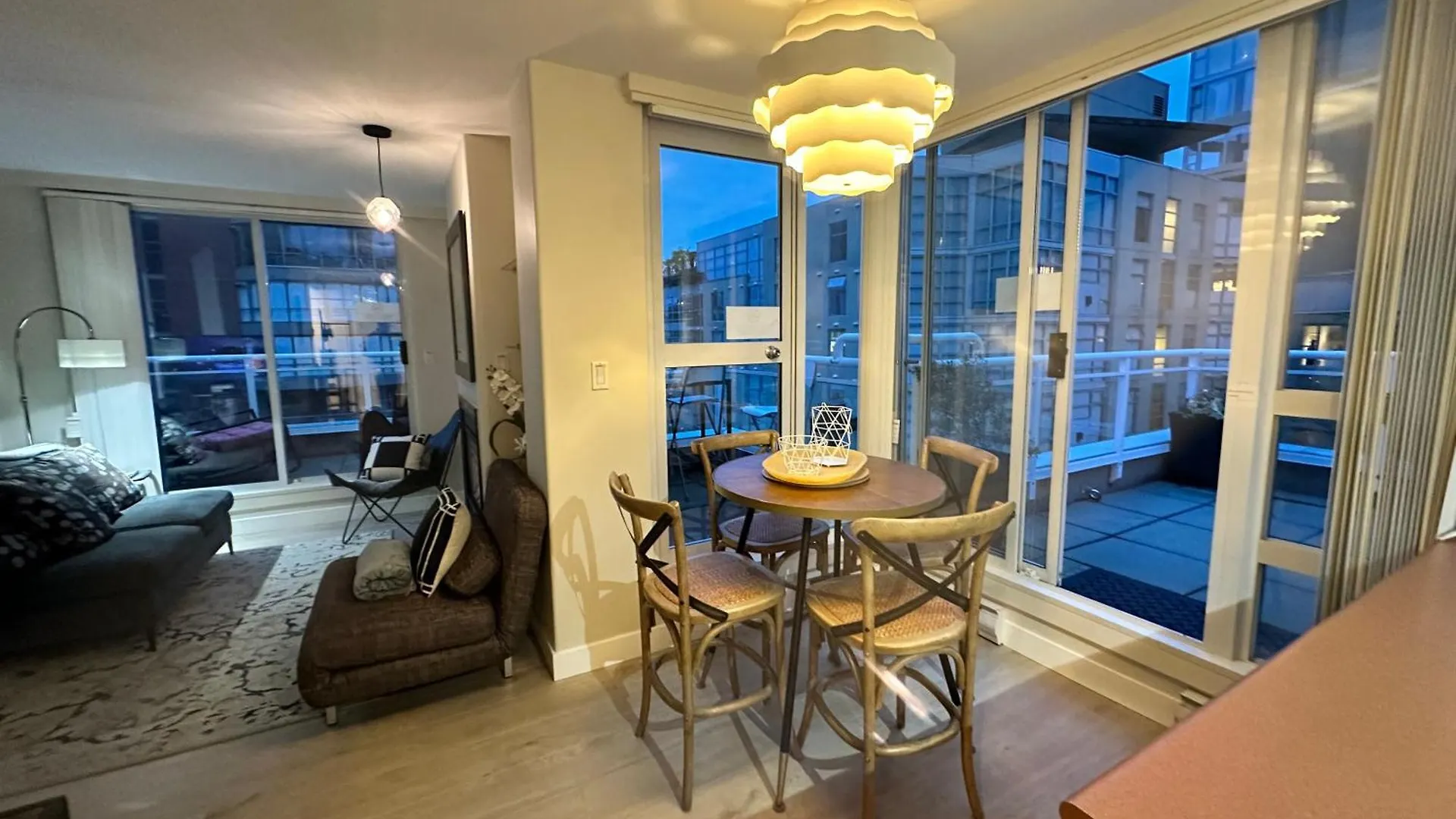 Penthouses Of Beach Ave Vancouver Apartment