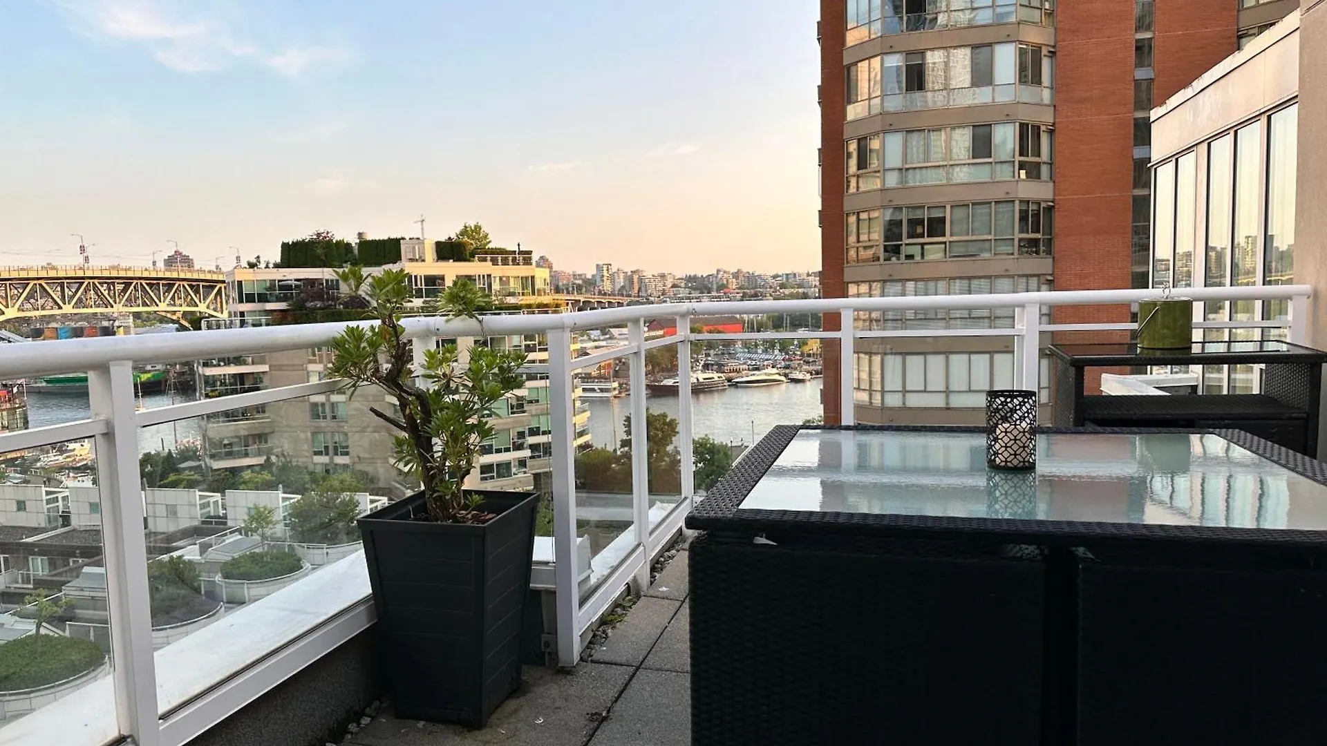Penthouses Of Beach Ave Vancouver Canada